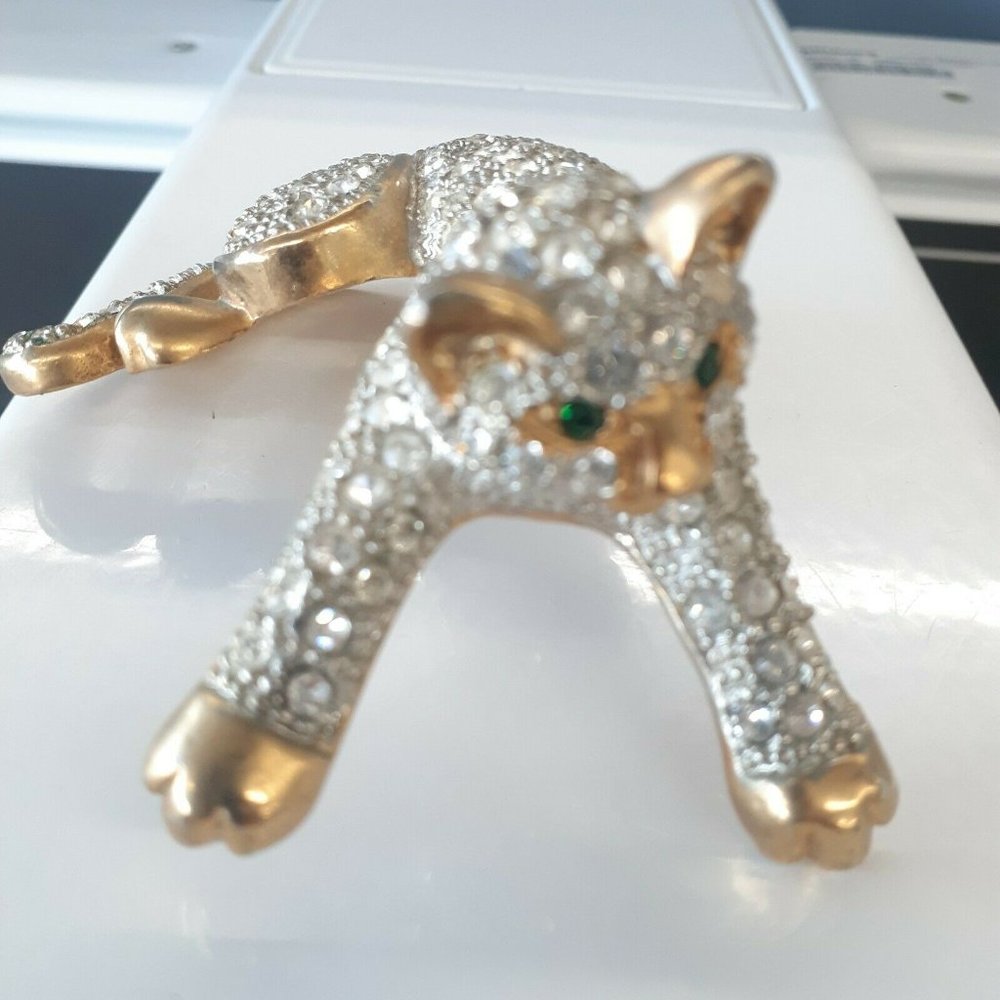 Huge Vintage gold and diamond leopard Cat brooch Pin Swarovski Emerald eyes Cat - Picture 1 of 6
